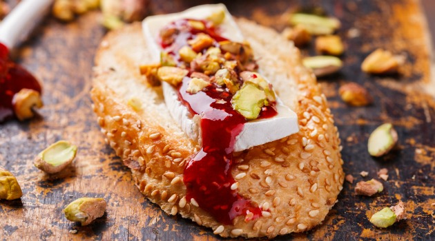 Brie and cranberry crostini