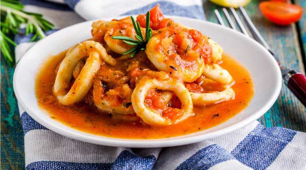 squid in tomato sauce