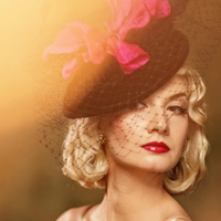 how to wear a fascinator